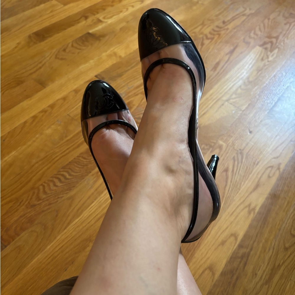 🌹Authentic CHANEL Women's Translucent + Black Pumps Size 41